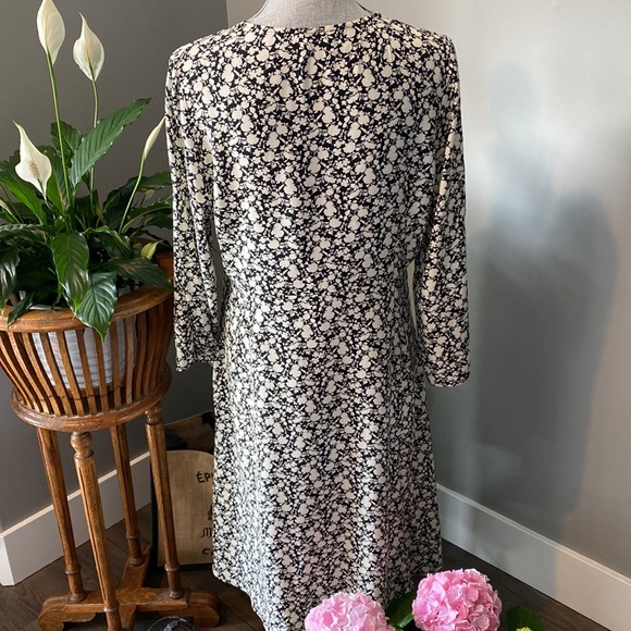 Sweet little black and white, small floral pattern, summer dress - Picture 4 of 7